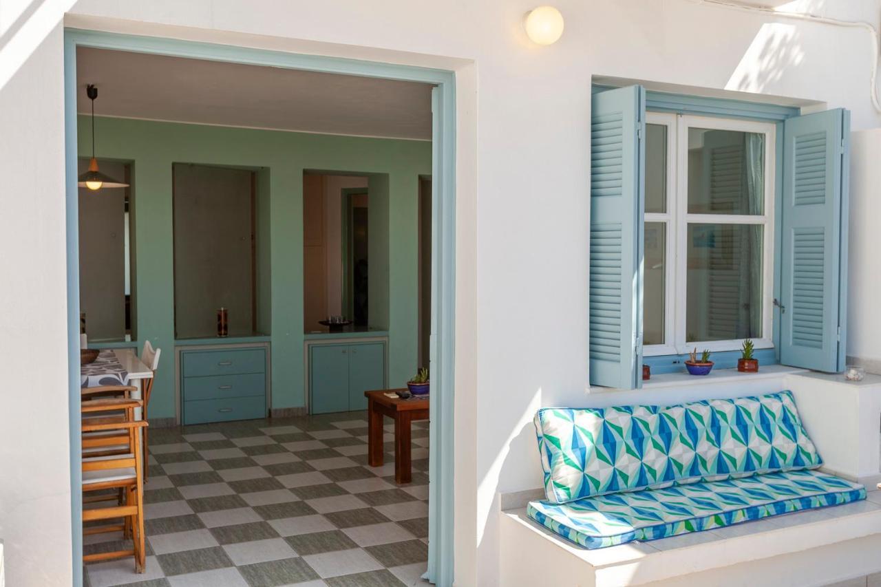 Emily'S Suites Αδάμας Εξωτερικό φωτογραφία
