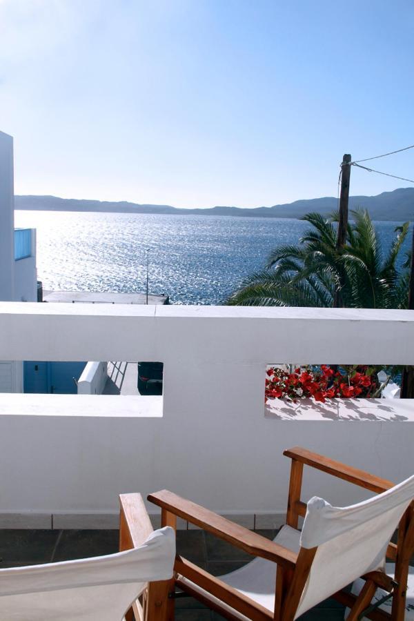 Emily'S Suites Αδάμας Εξωτερικό φωτογραφία
