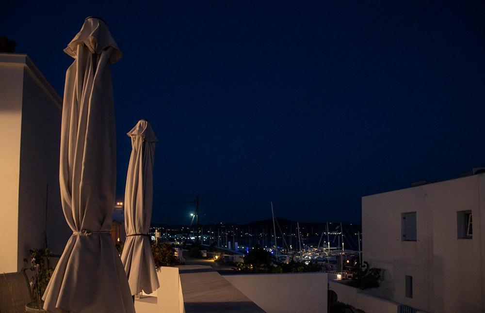 Emily'S Suites Αδάμας Εξωτερικό φωτογραφία