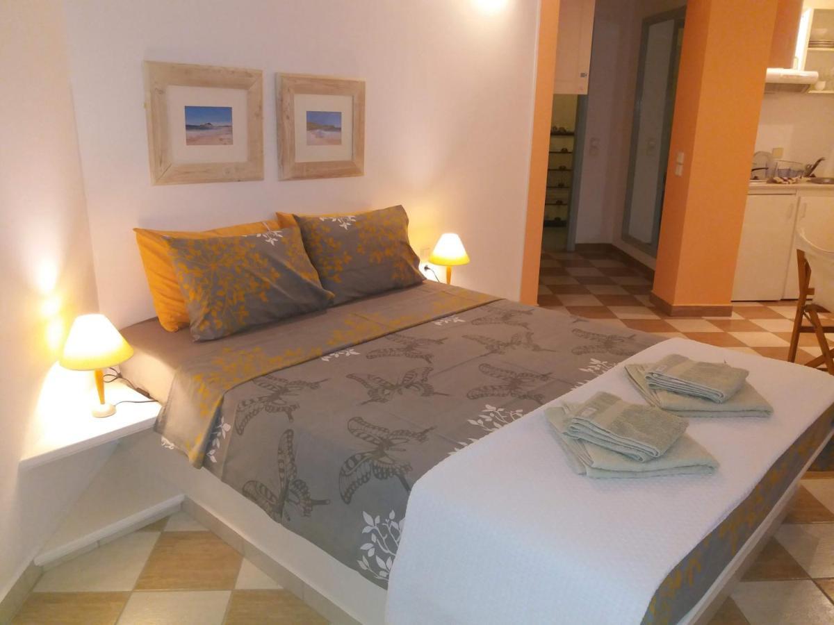 Emily'S Suites Αδάμας Εξωτερικό φωτογραφία