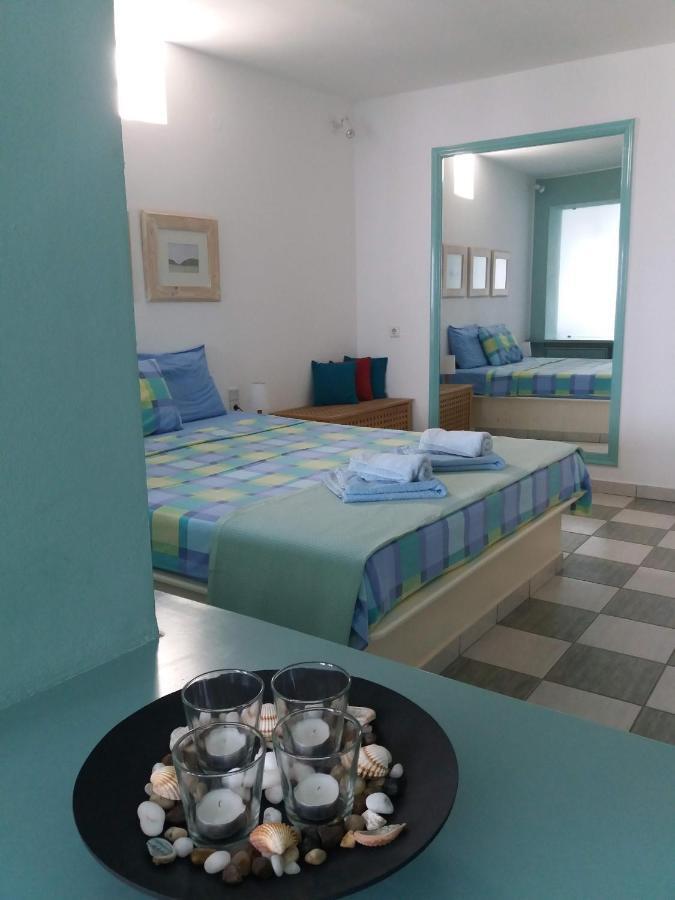 Emily'S Suites Αδάμας Εξωτερικό φωτογραφία