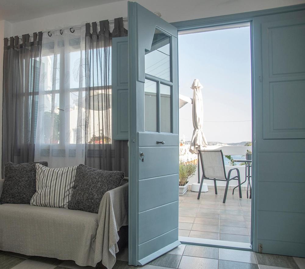 Emily'S Suites Αδάμας Εξωτερικό φωτογραφία